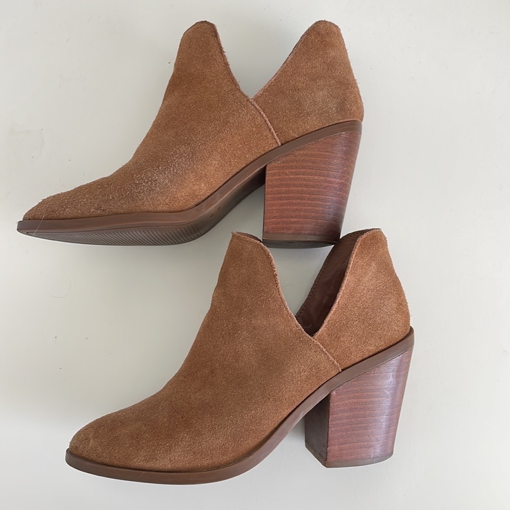 Steve Madden Women’s Brown Suede Pull-On Almond Toed Bootie - 3.5” Heel - Size 8